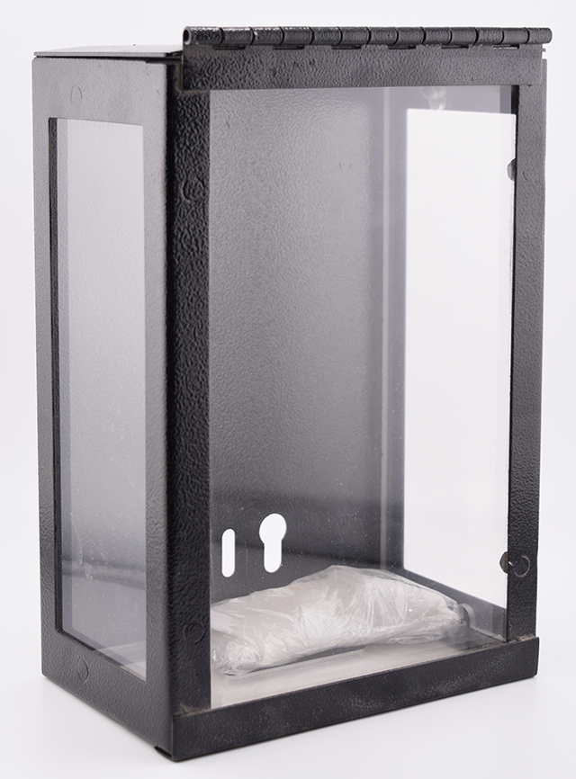 Black Metal 3-Windows w/ Bracket, Bottom Opening (8”H x 5½”W x 3¼”D)