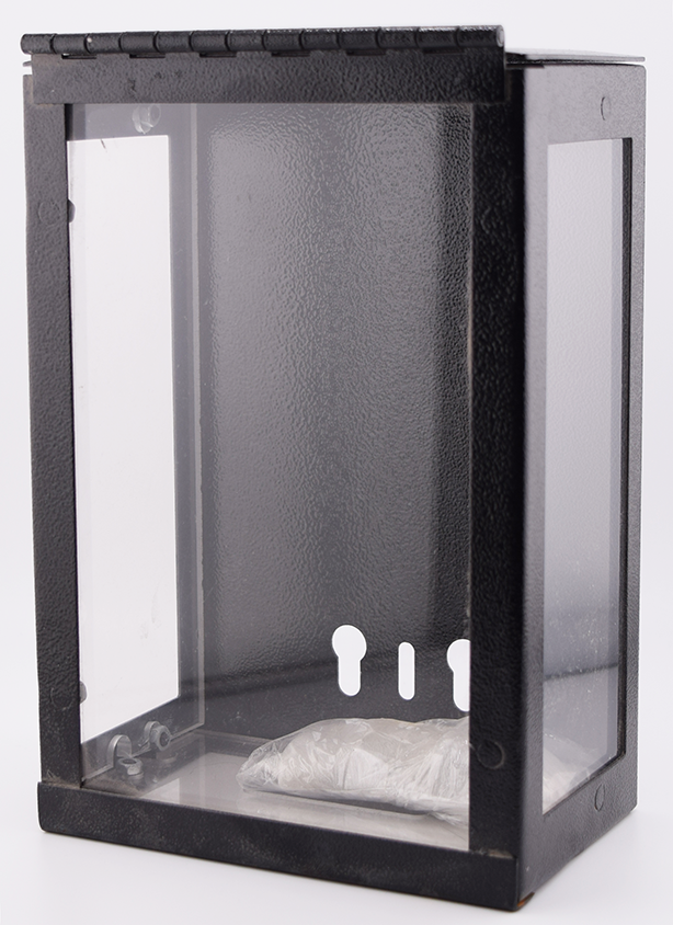 Black Metal 3-Windows w/ Bracket, Bottom Opening (8”H x 5½”W x 3¼”D)