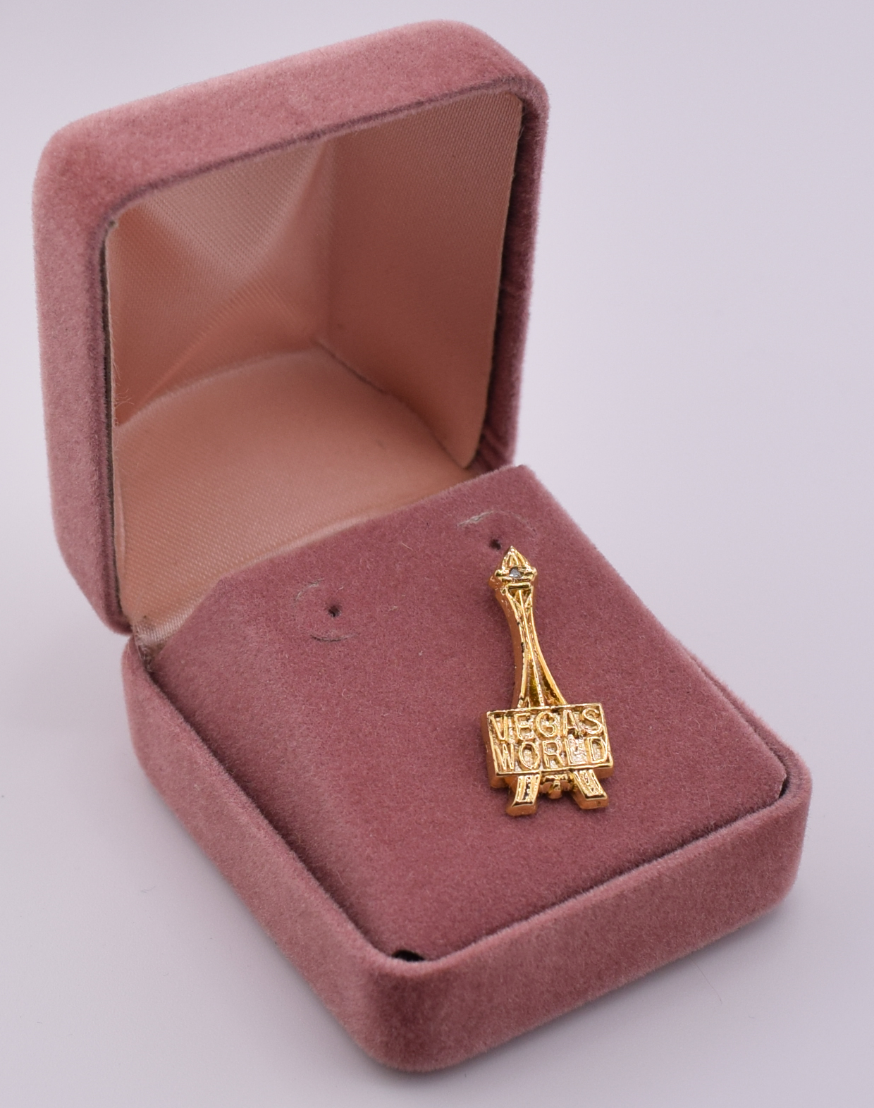 Bob Stupak's Vegas World Collection Set Pin Coin Paraphernalia