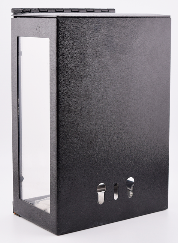 Black Metal 3-Windows w/ Bracket, Bottom Opening (8”H x 5½”W x 3¼”D)