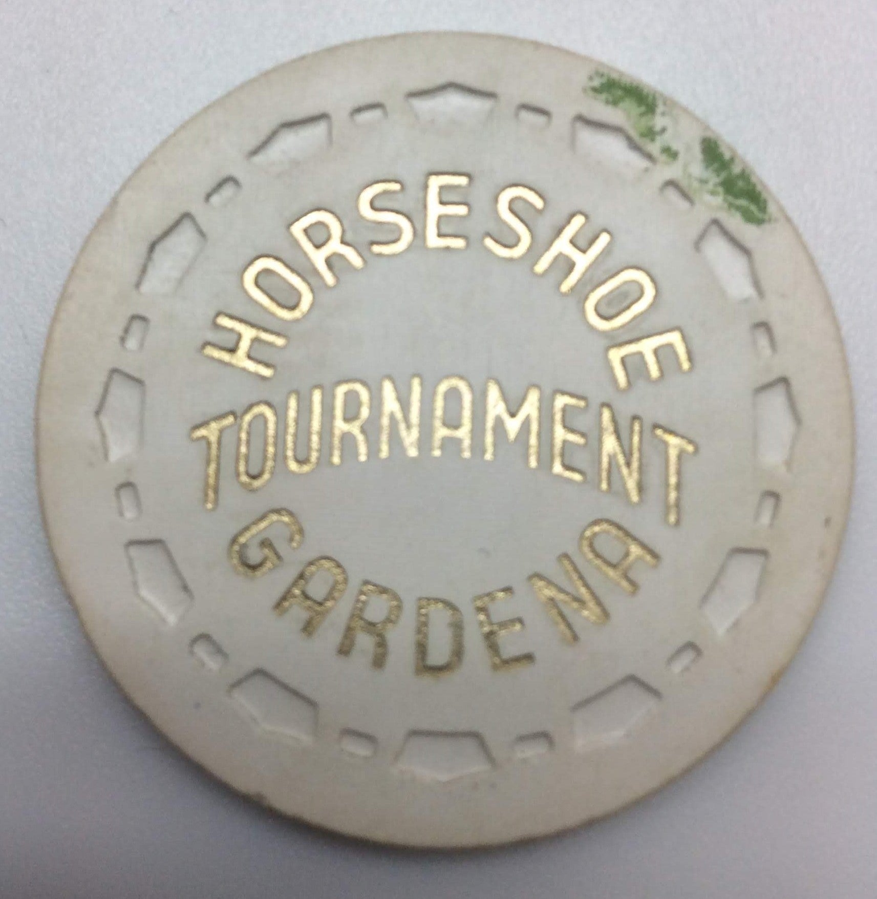 Horseshoe Gardena Tournament Chip White